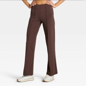 🛍️3/$10 NWT all in motion Women's high rise brown pants size M